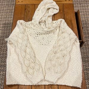 NWOT POL Sweater. BEAUTIFUL.